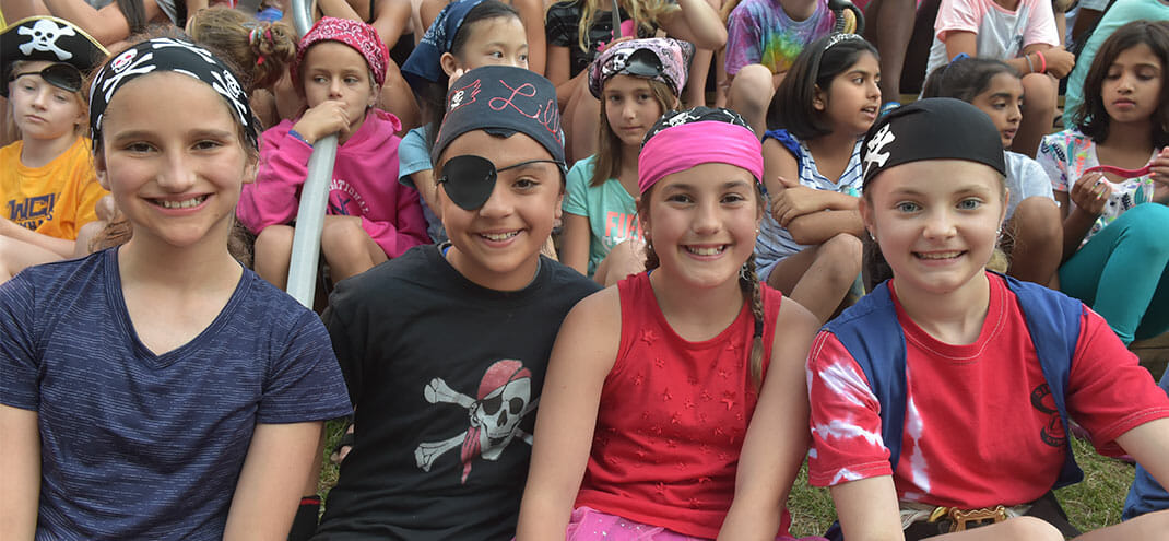 kids dressed as pirates